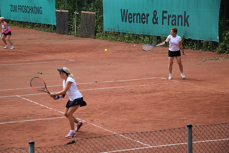 Impressionen von einem Medenspiel im TC Neuss-Weckhoven e.V. Impressionen von einem Medenspiel im TC Neuss-Weckhoven e.V.