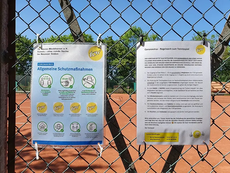 Corona-Regelwerk an den Eingängen zu den Tennisplätzen des TCW Corona-Regelwerk an den Eingängen zu den Tennisplätzen des TCW
