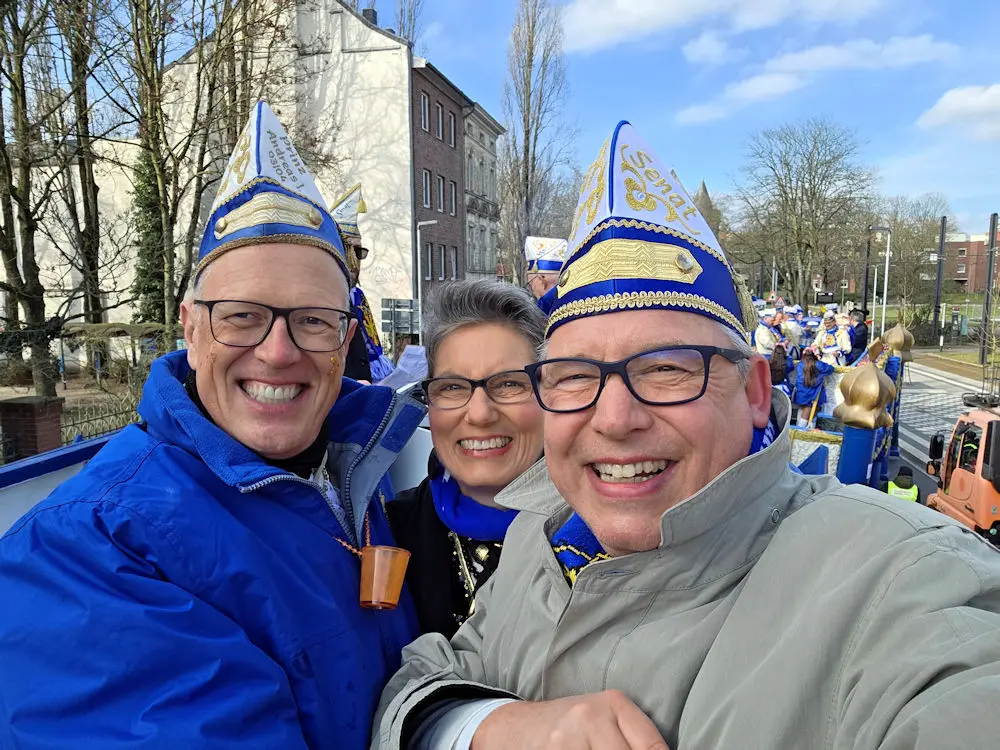 v.l.: Sitzungspräsident Andreas Radowski, Grit Andersen & Thomas Ziesmer Sitzungspräsident Andreas Radowski, Grit Andersen & Thomas Ziesmer