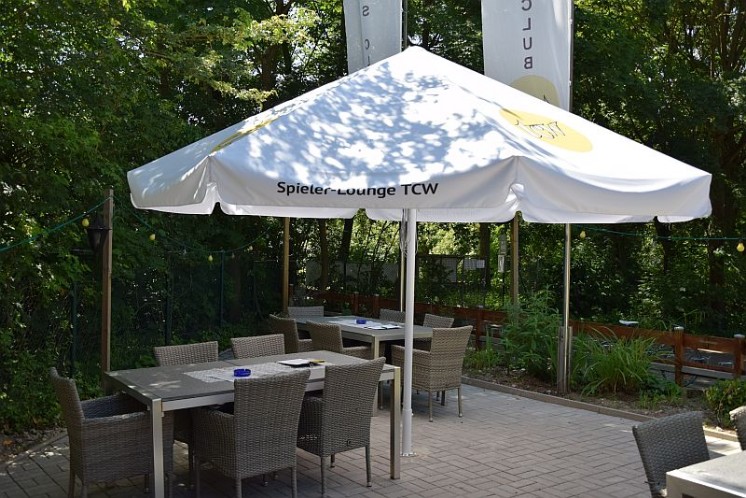 Gemütlicher Biergarten im TC Neuss-Weckhoven e.V. Gemütlicher Biergarten im TC Neuss-Weckhoven e.V.