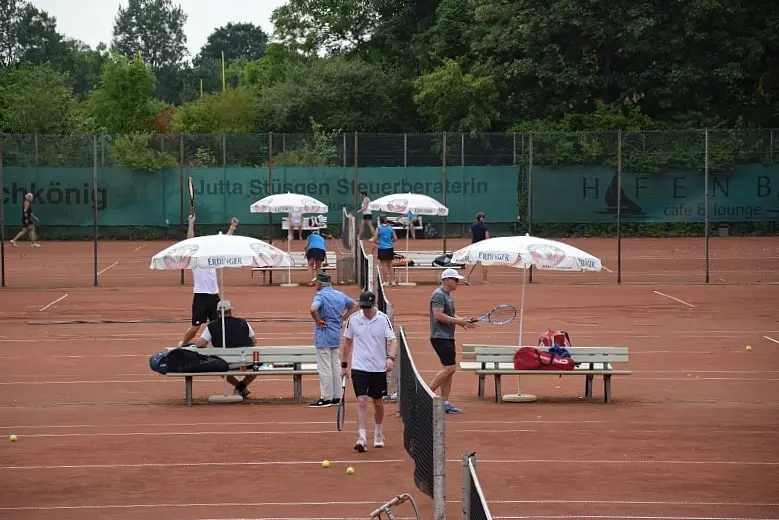 Medenspiel m TC Neuss-Weckhoven e.V. Medenspiel m TC Neuss-Weckhoven e.V.