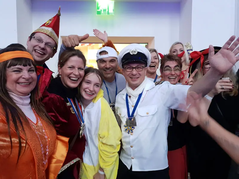 Bürgermeister Breuer mit Tennisspielern des TCW im Zeughaus Bürgermeister Breuer mit Tennisspielern des TCW im Zeughaus