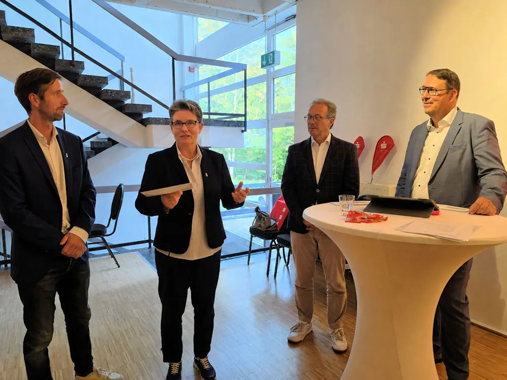 TCW erhält Spende über die Sparkassenstiftung Neuss TCW erhält Spende über die Sparkassenstiftung Neuss