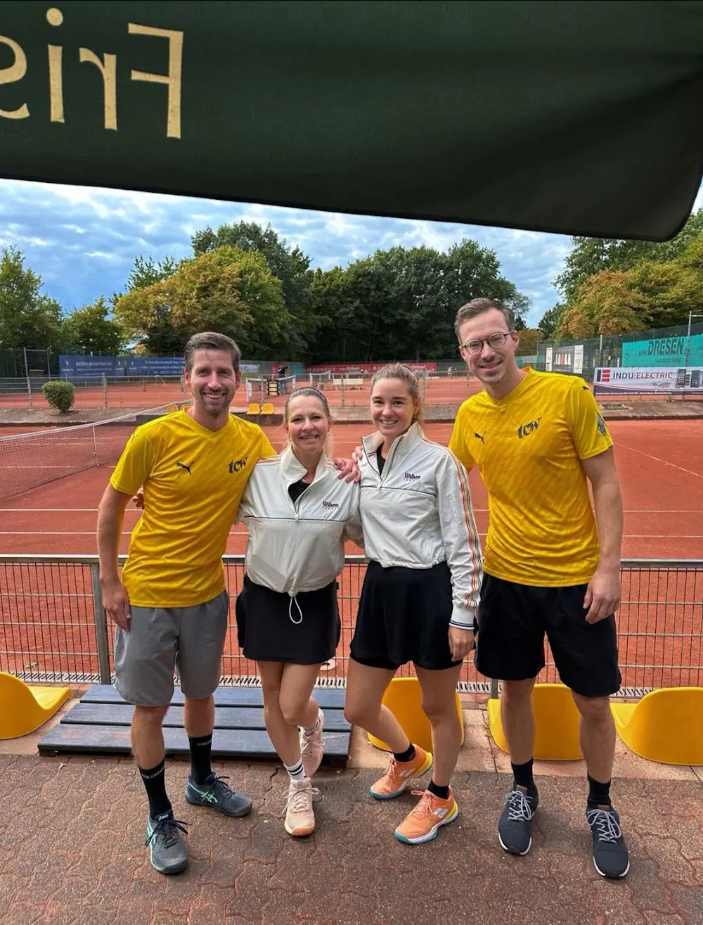 Mixed-Medenteam erreicht Unentschieden Mixed-Medenteam erreicht Unentschieden